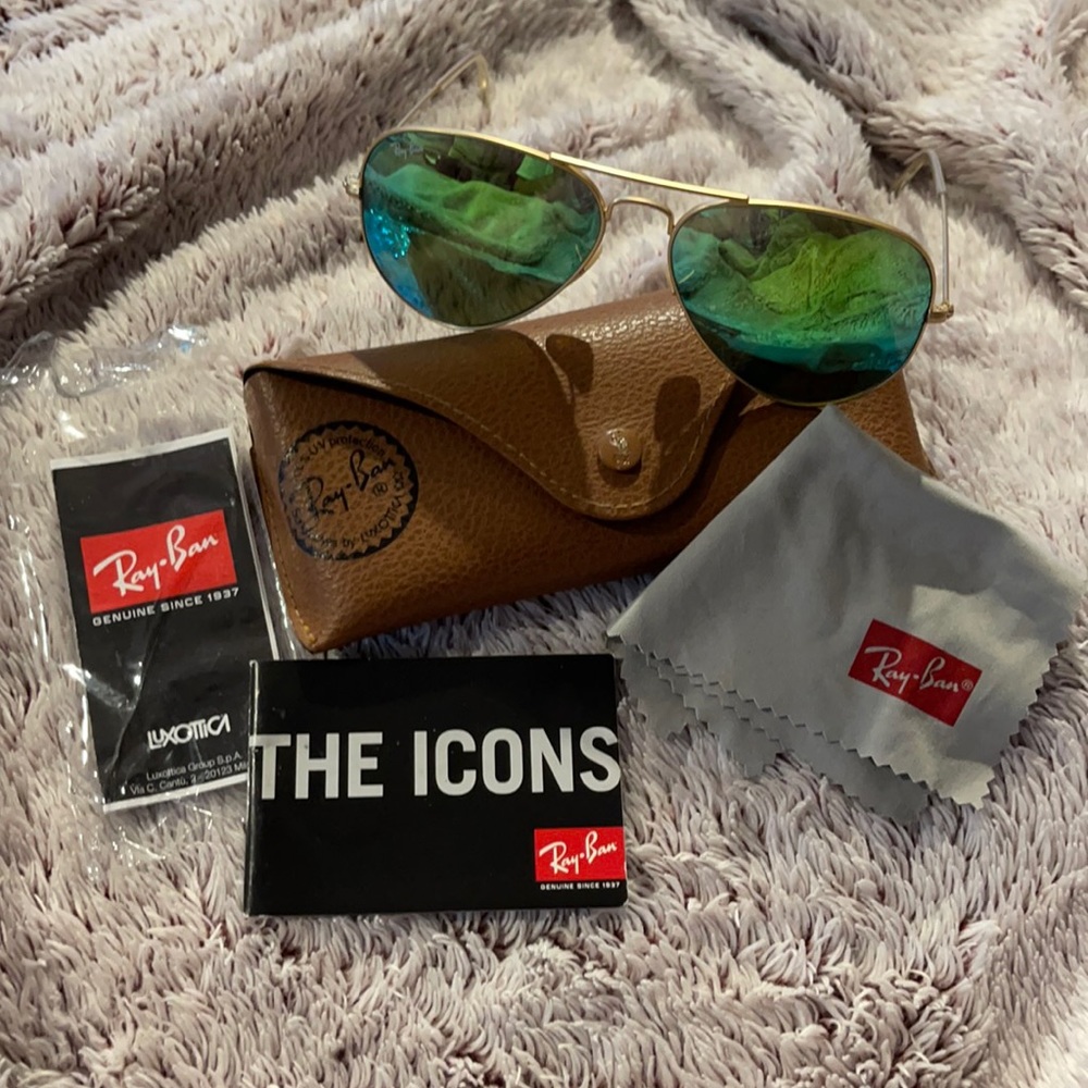 Ray Ban aviator sunglasses- green mirrored